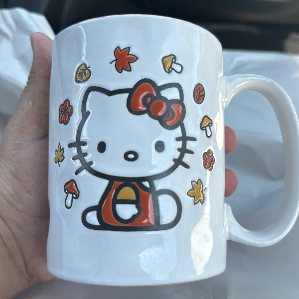 Hello kitty “Fall mug” - Picture 3 of 3